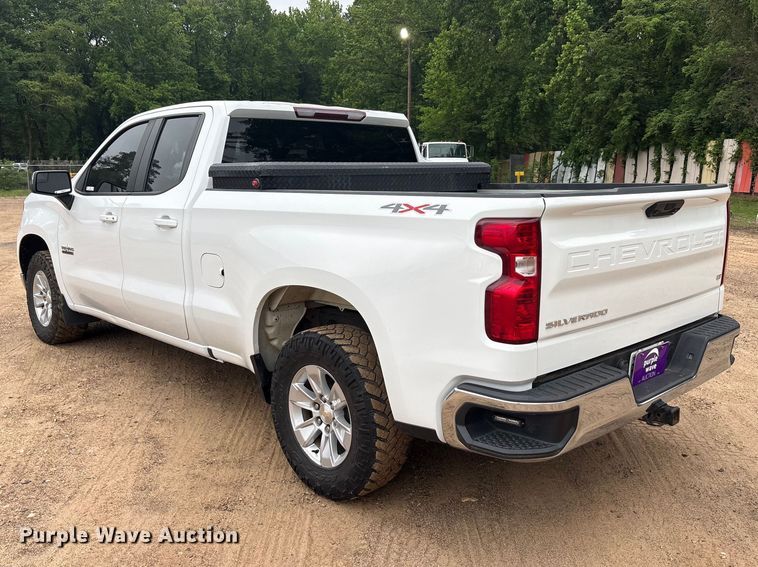 image for item ET2002 2022 Chevrolet Silverado 1500 Ext. Cab pickup truck