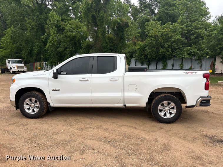 image for item ET2002 2022 Chevrolet Silverado 1500 Ext. Cab pickup truck