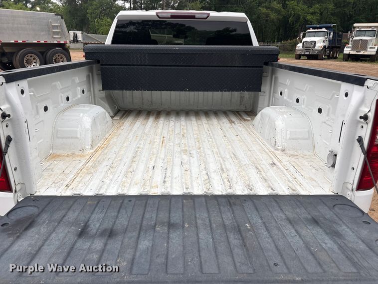 image for item ET2002 2022 Chevrolet Silverado 1500 Ext. Cab pickup truck