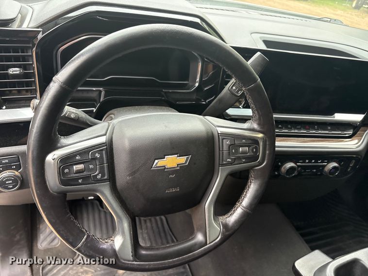 image for item ET2002 2022 Chevrolet Silverado 1500 Ext. Cab pickup truck