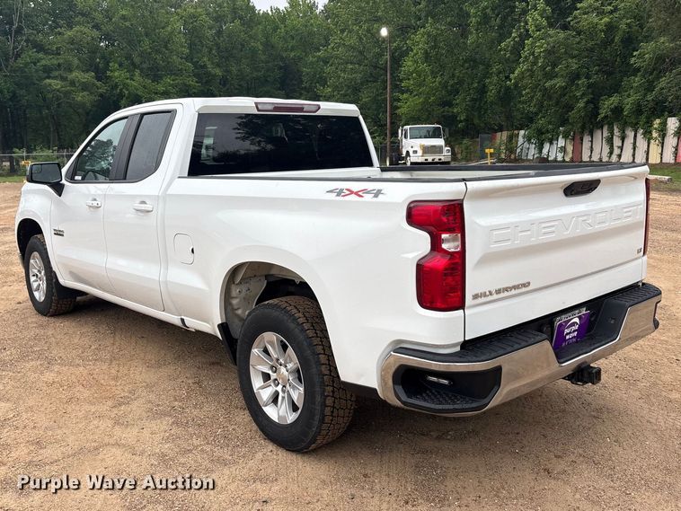 image for item ET2004 2022 Chevrolet Silverado 1500 Ext. Cab pickup truck