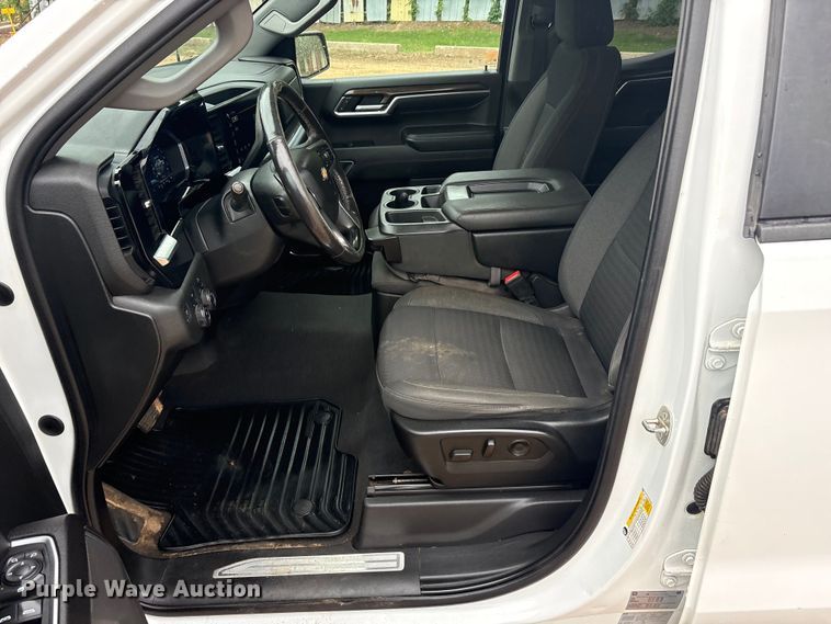 image for item ET2004 2022 Chevrolet Silverado 1500 Ext. Cab pickup truck