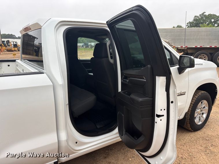 image for item ET2004 2022 Chevrolet Silverado 1500 Ext. Cab pickup truck