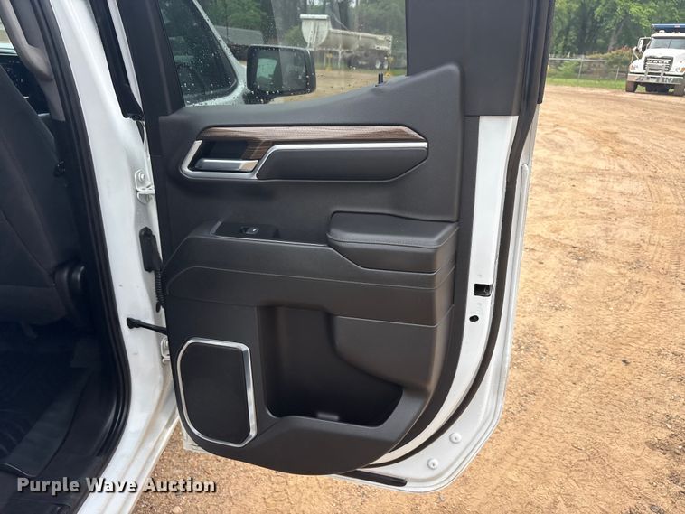 image for item ET2004 2022 Chevrolet Silverado 1500 Ext. Cab pickup truck