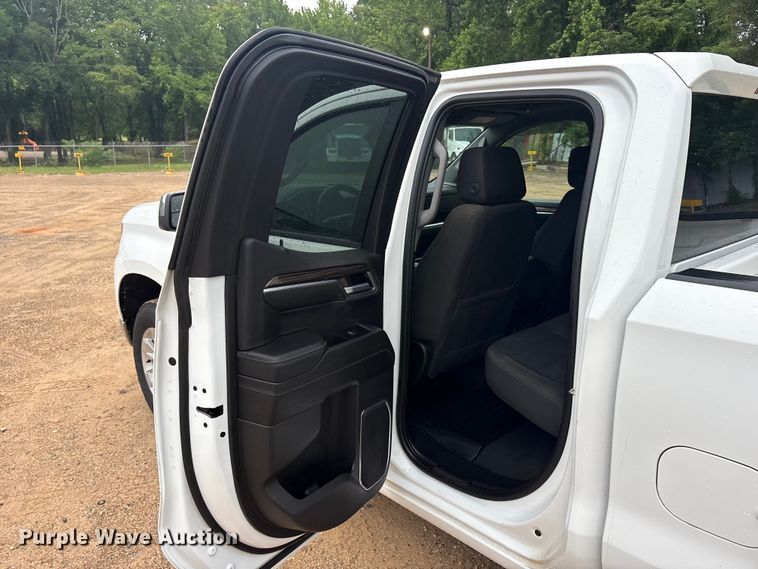 image for item ET2004 2022 Chevrolet Silverado 1500 Ext. Cab pickup truck