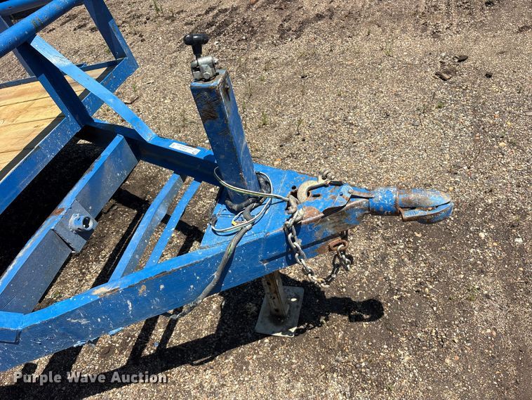 image for item ET2076 2011 DFH utility trailer