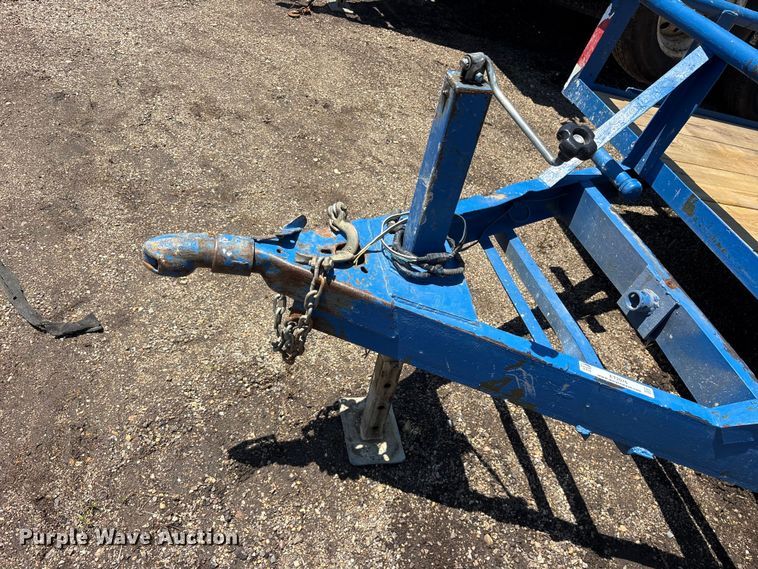 image for item ET2076 2011 DFH utility trailer