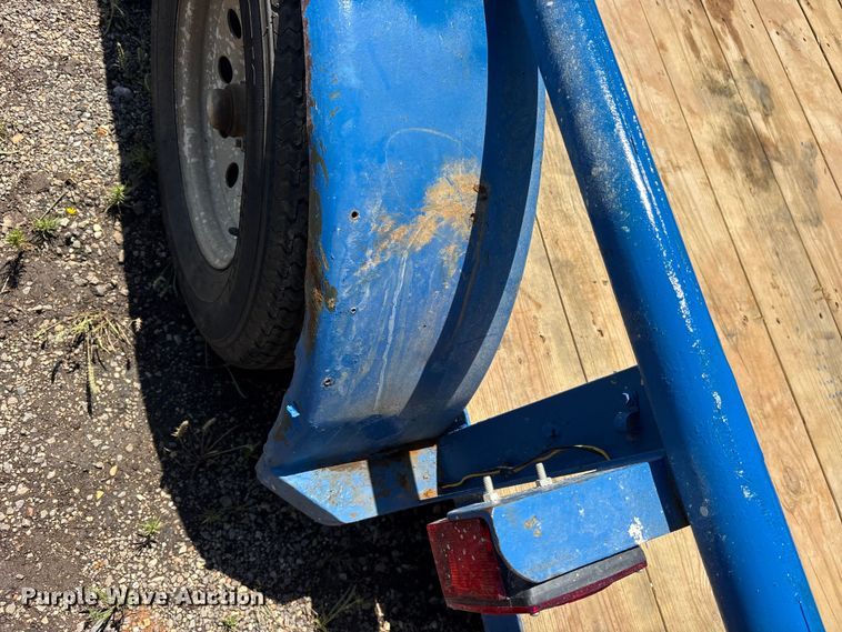 image for item ET2076 2011 DFH utility trailer
