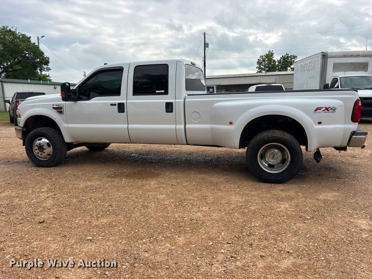 image for item ET2158 2010 Ford F350 Crew Cab pickup truck