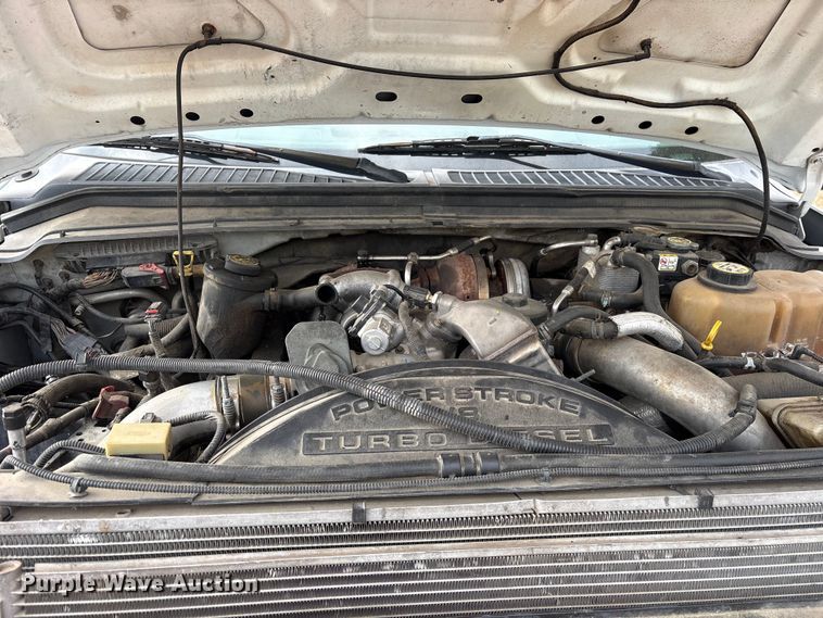 image for item ET2158 2010 Ford F350 Crew Cab pickup truck