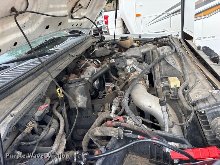 image for item ET2158 2010 Ford F350 Crew Cab pickup truck