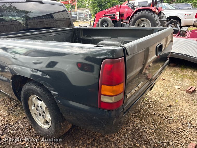 image for item ET2159 1999 GMC Sierra 1500 Ext. Cab pickup truck