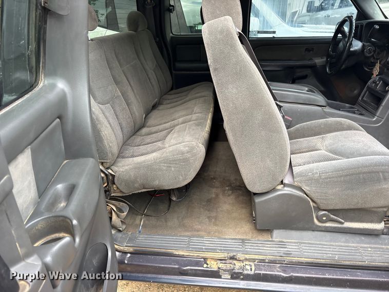 image for item ET2159 1999 GMC Sierra 1500 Ext. Cab pickup truck