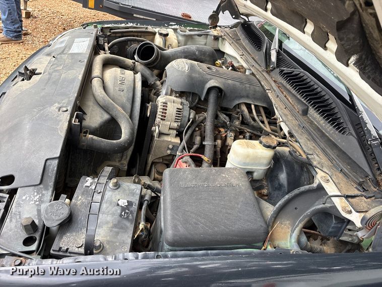 image for item ET2159 1999 GMC Sierra 1500 Ext. Cab pickup truck