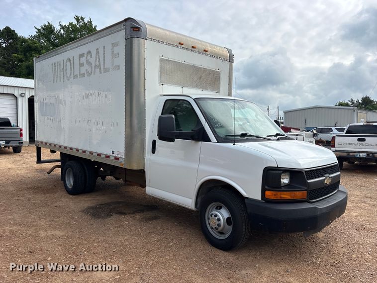 image for item ET2160 2016 Chevrolet Express box truck