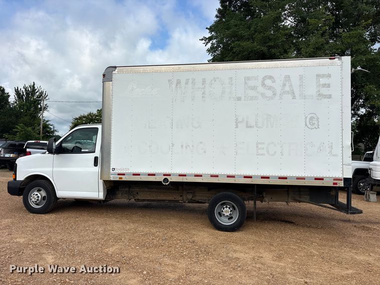 image for item ET2160 2016 Chevrolet Express box truck