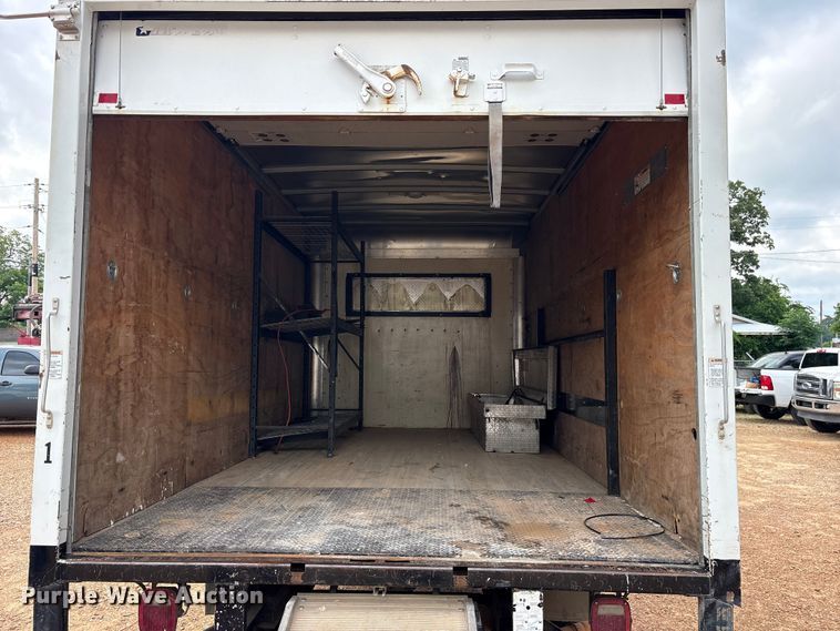 image for item ET2160 2016 Chevrolet Express box truck