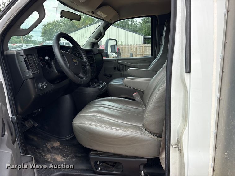 image for item ET2160 2016 Chevrolet Express box truck