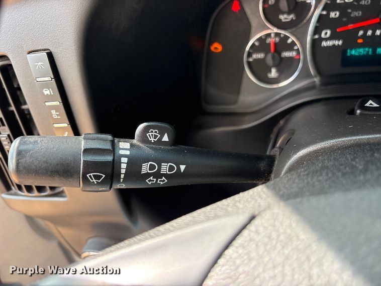 image for item ET2160 2016 Chevrolet Express box truck