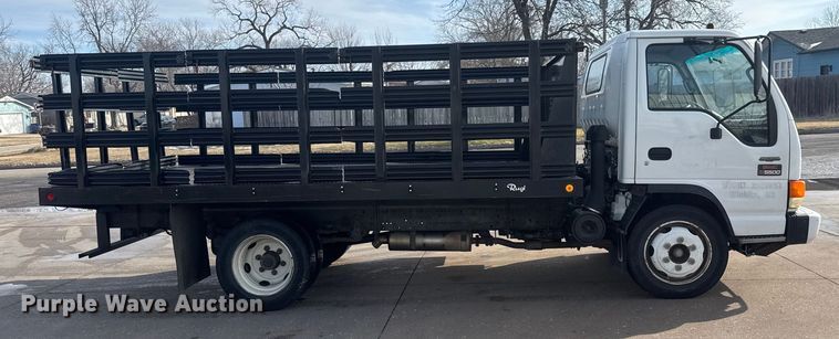 image for item ET4452 2001 GMC W5500 flatbed truck