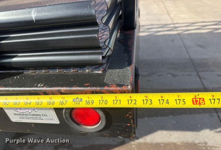 image for item ET4452 2001 GMC W5500 flatbed truck