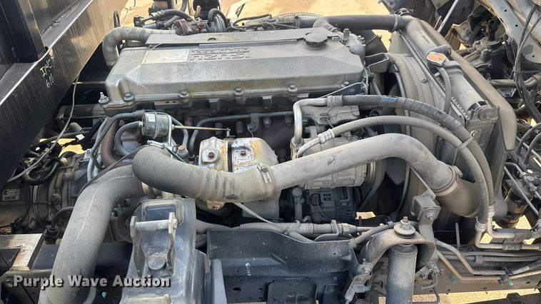 image for item ET4452 2001 GMC W5500 flatbed truck
