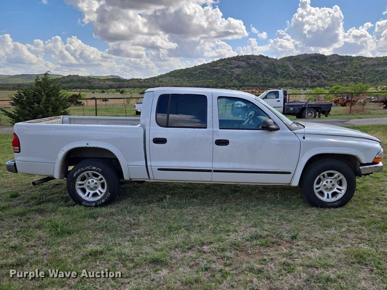 image for item ET5157 2004 Dodge Dakota Crew Cab pickup truck