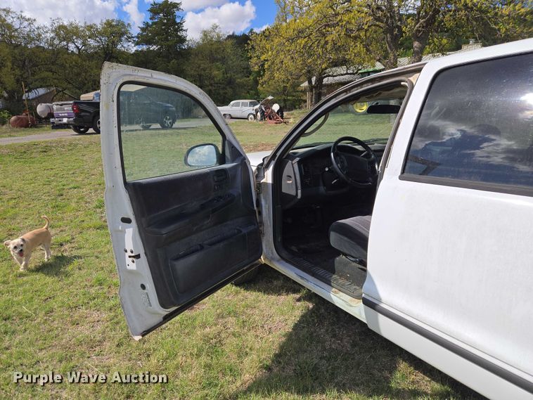 image for item ET5157 2004 Dodge Dakota Crew Cab pickup truck