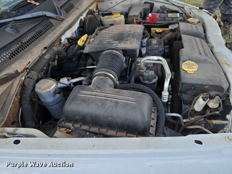 image for item ET5157 2004 Dodge Dakota Crew Cab pickup truck