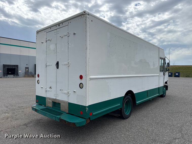 image for item ET6143 2014 Freightliner MT45 delivery van