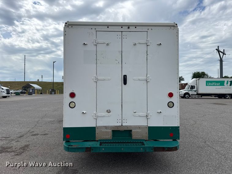 image for item ET6143 2014 Freightliner MT45 delivery van