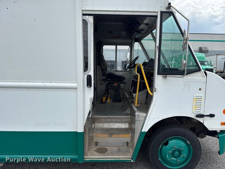 image for item ET6143 2014 Freightliner MT45 delivery van