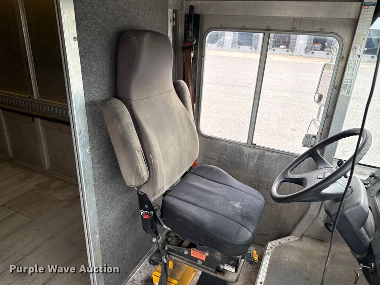 image for item ET6143 2014 Freightliner MT45 delivery van