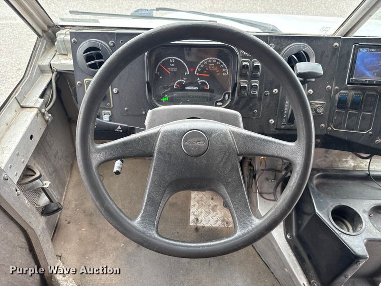 image for item ET6143 2014 Freightliner MT45 delivery van