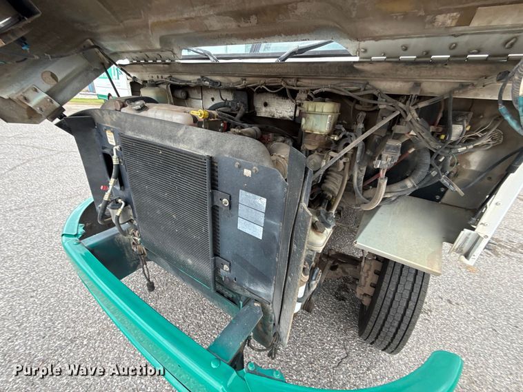 image for item ET6143 2014 Freightliner MT45 delivery van