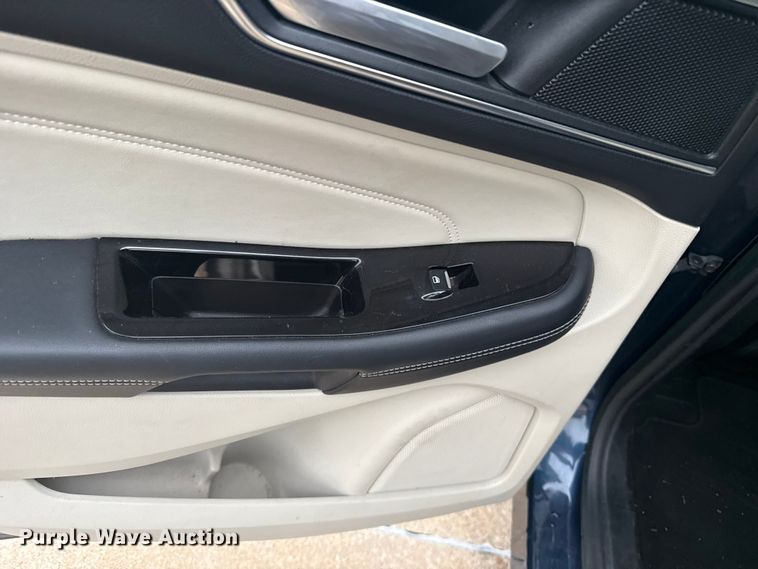 image for item ET6215 2017 Ford Edge SUV