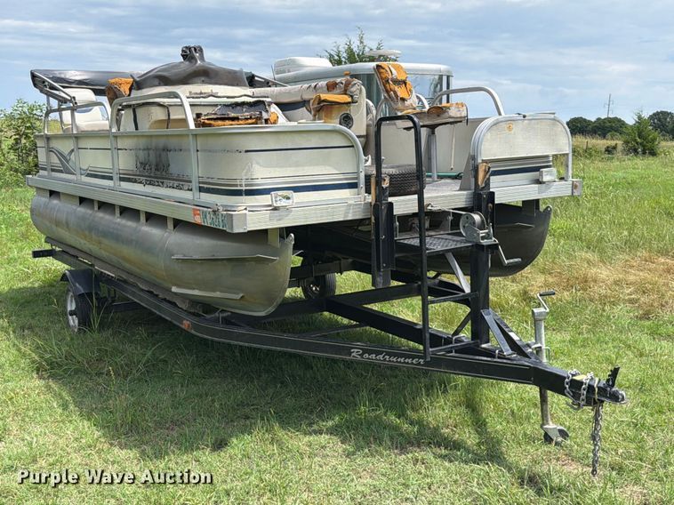 image for item ET6260 2004 Beachcomber pontoon boat
