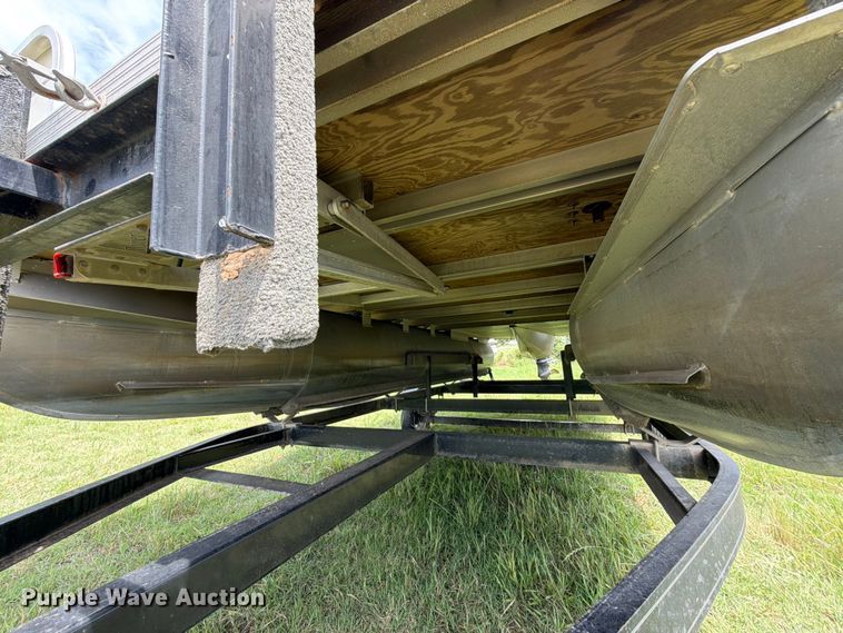 image for item ET6260 2004 Beachcomber pontoon boat