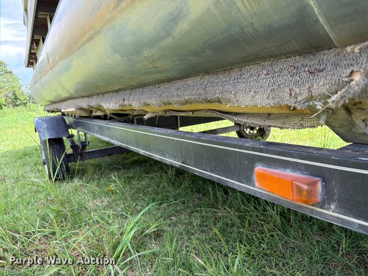 image for item ET6260 2004 Beachcomber pontoon boat