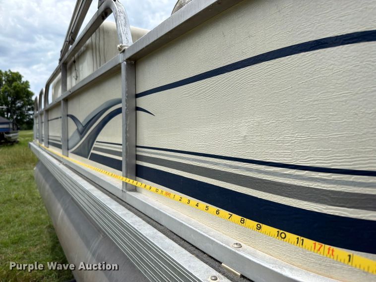 image for item ET6260 2004 Beachcomber pontoon boat