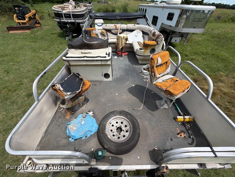 image for item ET6260 2004 Beachcomber pontoon boat