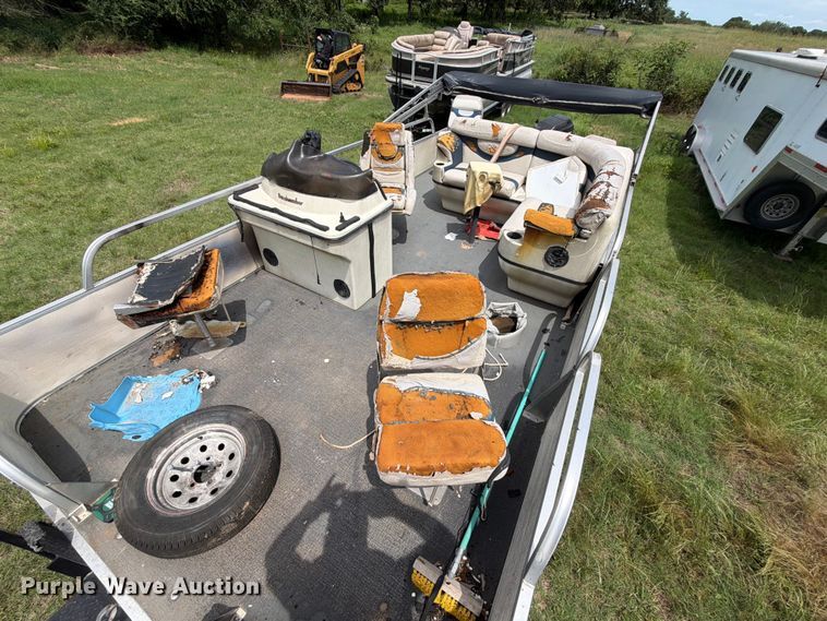 image for item ET6260 2004 Beachcomber pontoon boat