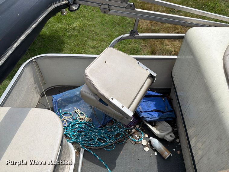 image for item ET6260 2004 Beachcomber pontoon boat