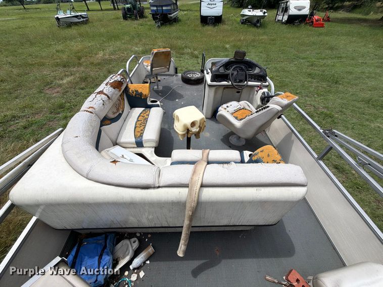 image for item ET6260 2004 Beachcomber pontoon boat