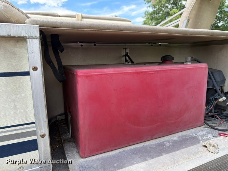 image for item ET6260 2004 Beachcomber pontoon boat