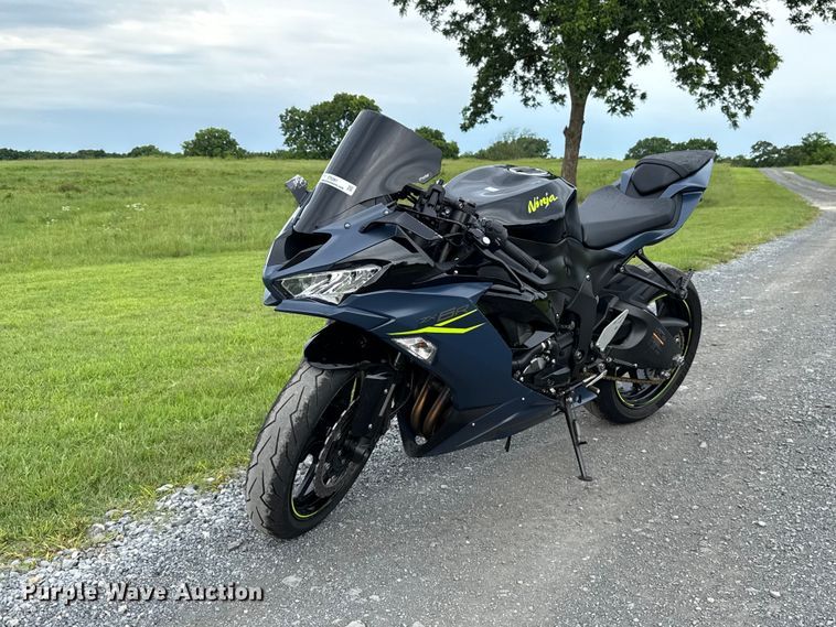 2022 Kawasaki ZX-6R motorcycle