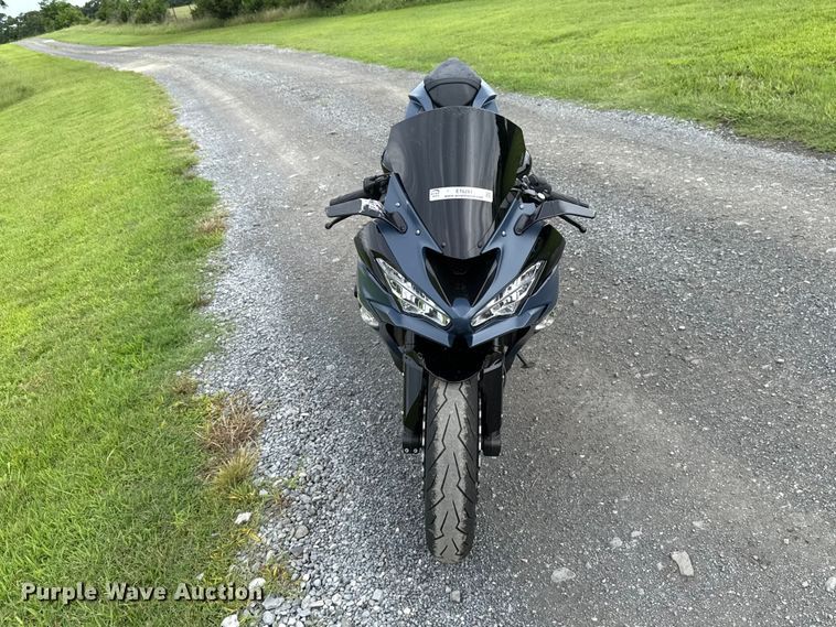 image for item ET6261 2022 Kawasaki ZX-6R motorcycle