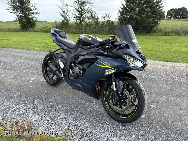 image for item ET6261 2022 Kawasaki ZX-6R motorcycle