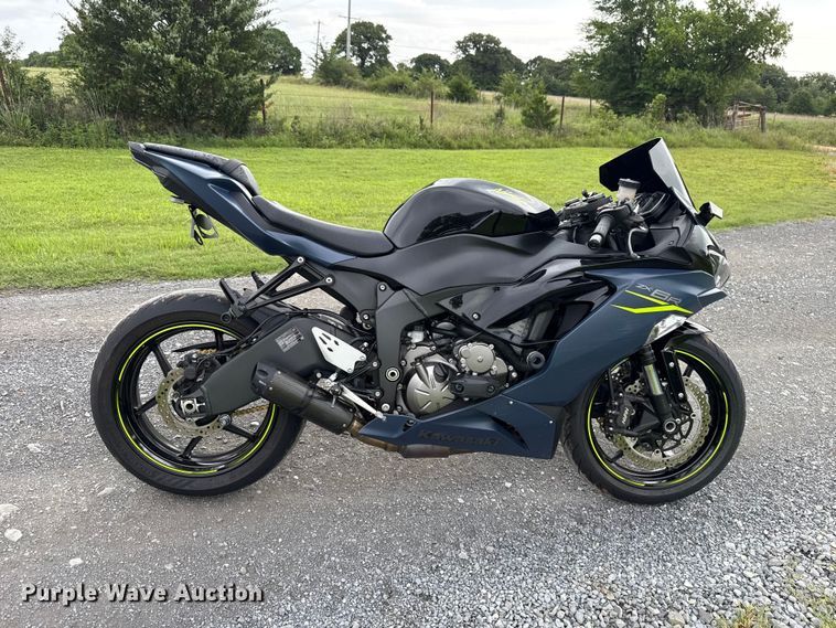 image for item ET6261 2022 Kawasaki ZX-6R motorcycle