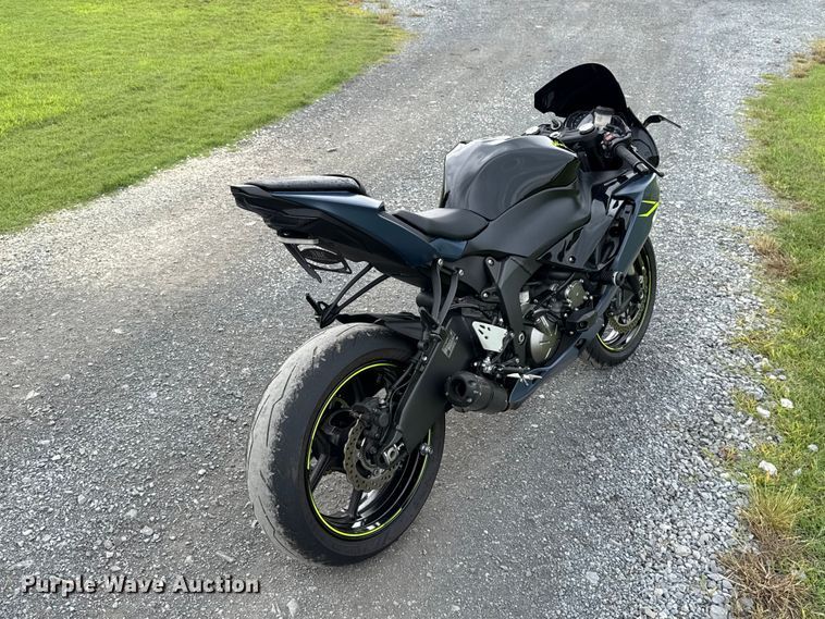 image for item ET6261 2022 Kawasaki ZX-6R motorcycle